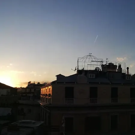 La Tana Tra I Tetti Bed & Breakfast Genua