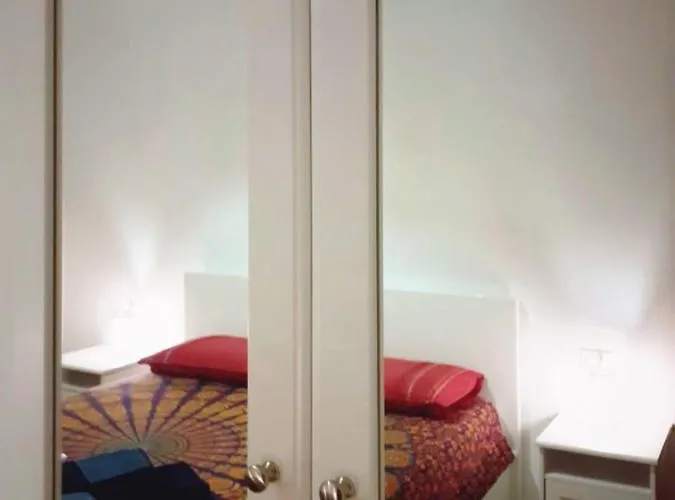 La Tana Tra I Tetti Genua